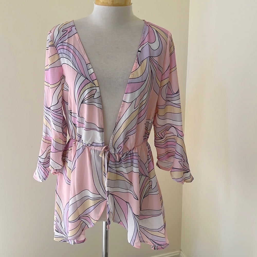 CUPSHE size L light pastel front tie bell sleeve cover up